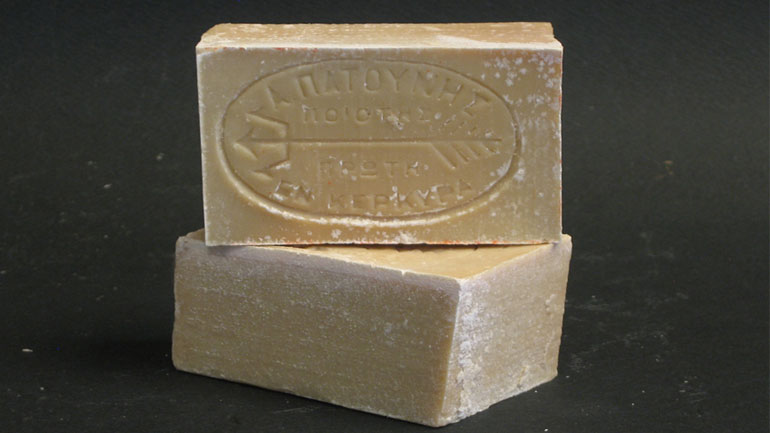 «Βουτιά» στις δαπάνες προσωπικής υγιεινής και στα «κίτρινα τυριά»