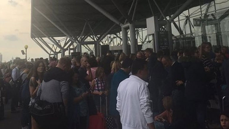 Εκκενώθηκε το αεροδρόμιο του Στάνστεντ στο Λονδίνο λόγω ύποπτου αντικειμένου