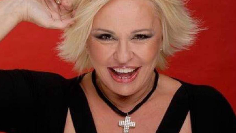 Η Μπέσσυ Αργυράκη και η Μαρία Κανελλοπούλου «στης Δήμητρας την αυλή»