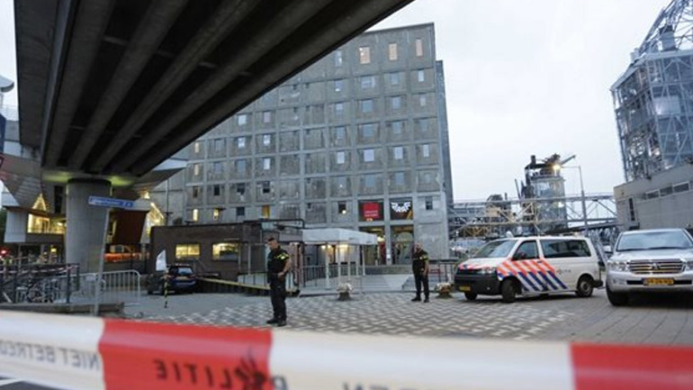 Η αστυνομία της Ολλανδίας ανακρίνει τον Ισπανό που συνελήφθη κοντά σε συναυλιακό χώρο στο Ρότερνταμ