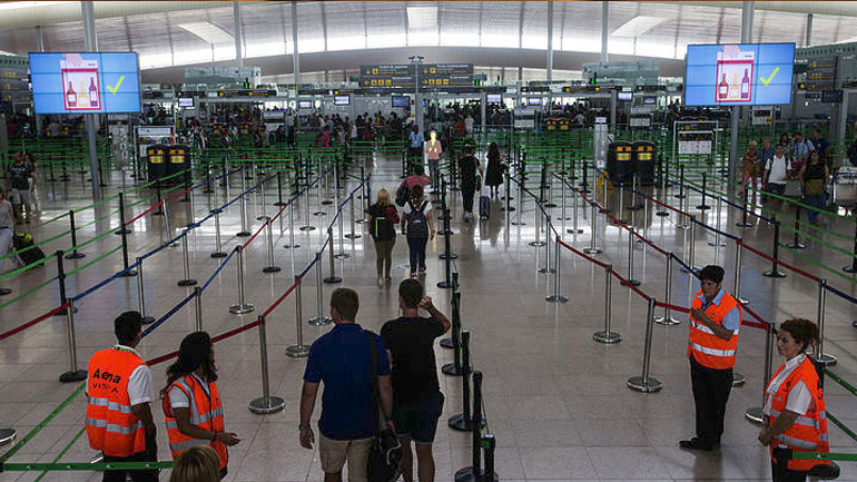 Νέος κύκλος απεργιών των εργαζομένων στο αεροδρόμιο της Βαρκελώνης