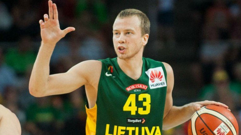 Μπάσκετ: Ξεκινά θεραπεία στην Αθήνα ο Λεκαβίτσιους