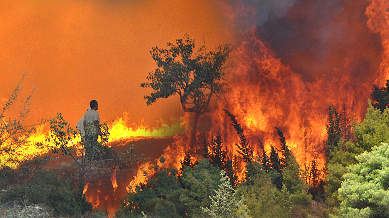 Ψάχνουν τη μαφία εμπρηστών στη Ζάκυνθο