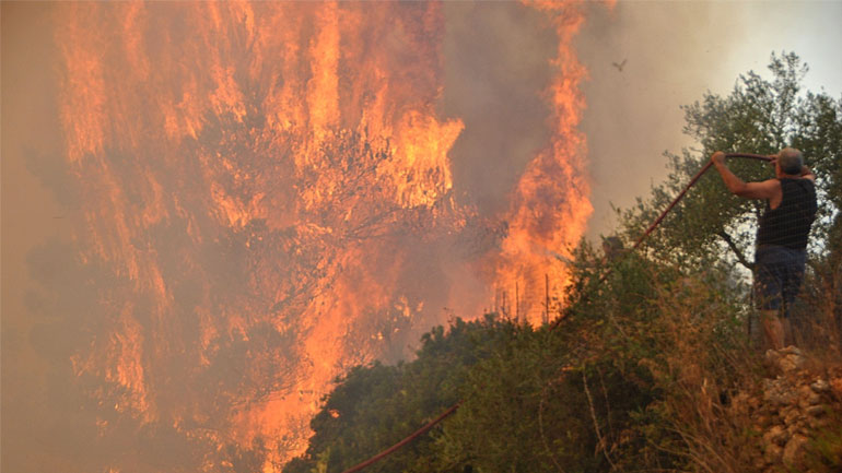 Ζάκυνθος: Κάηκε σπίτι έξω από το χωριό Μαριές
