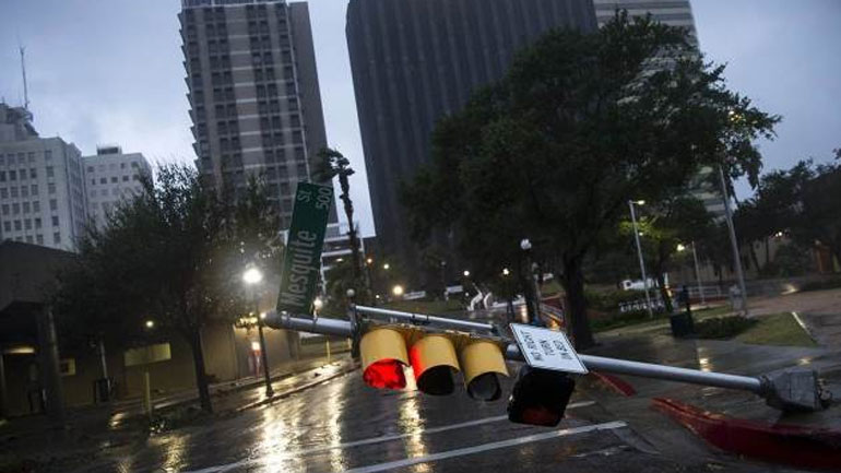 ΗΠΑ: O Χάρβεϊ κινείται με ανέμους έντασης 65 χλμ/ώρα