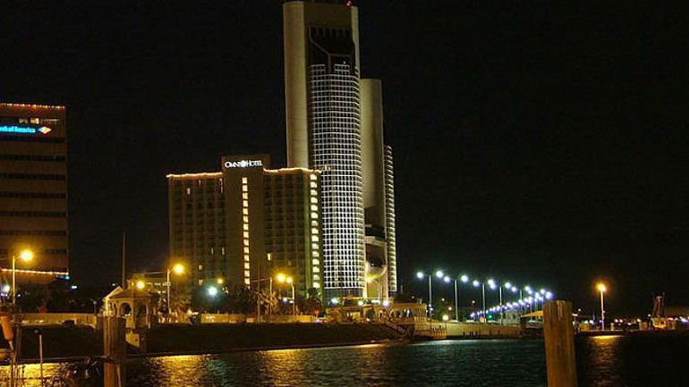 Το λιμάνι του Κόρπους Κρίστι στο Τέξας ξεκινά την προσπάθεια αποκατάστασης μετά τον τυφώνα Χάρβεϊ