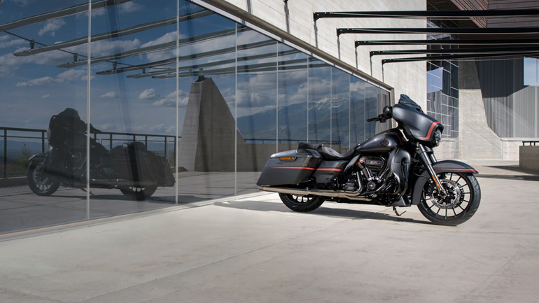 Harley CVOs και αντίο στo χρώμιo!