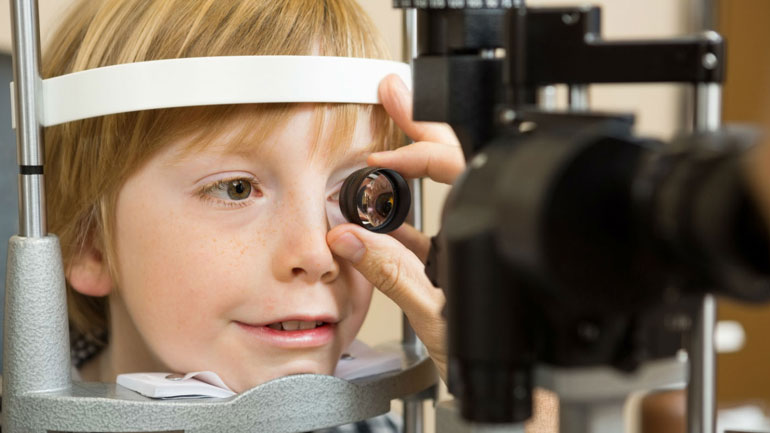Απαραίτητος ο οφθαλμολογικός έλεγχος στα παιδιά
