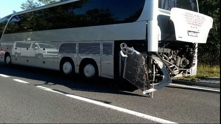 Ατύχημα με ελληνικό λεωφορείο στην Σλοβενία Ατύχημα με ελληνικό λεωφορείο στην Σλοβενία