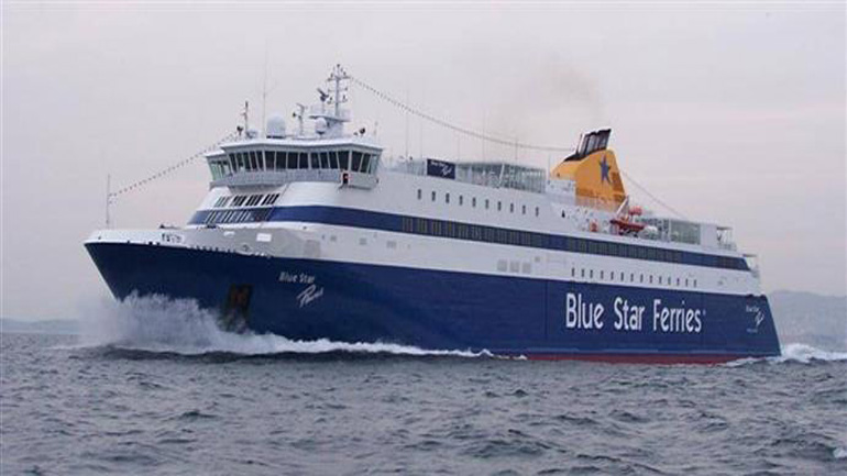 Επιβατηγό πλοίο  προσάραξε στην Ίο. Μετεπιβάζονται οι επιβάτες