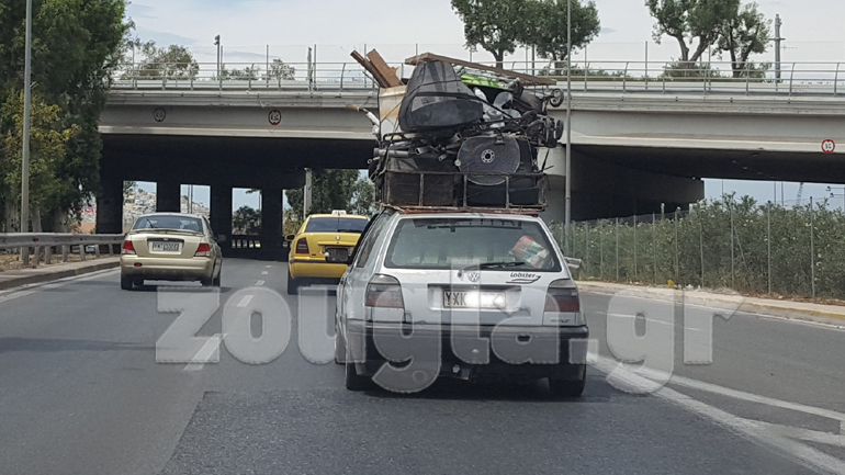 Κι όμως αυτό το αυτοκίνητο κυκλοφορούσε κανονικά στην παραλιακή… Κι όμως αυτό το αυτοκίνητο κυκλοφορούσε κανονικά στην παραλιακή…
