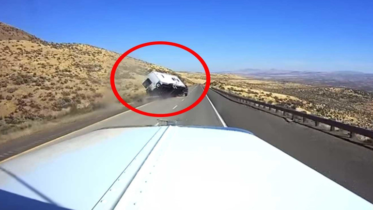 Όταν ρυμουλκείς τροχόσπιτο δεν τρέχεις! Όταν ρυμουλκείς τροχόσπιτο δεν τρέχεις!