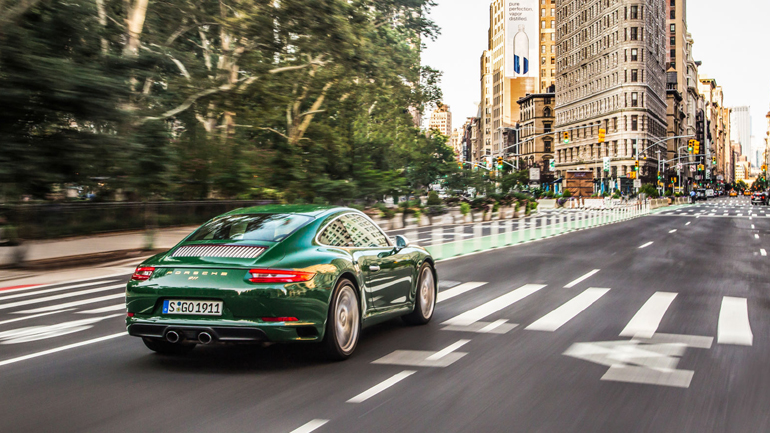 Στη μητρόπολη του κόσμου η επετειακή 911 Στη μητρόπολη του κόσμου η επετειακή 911