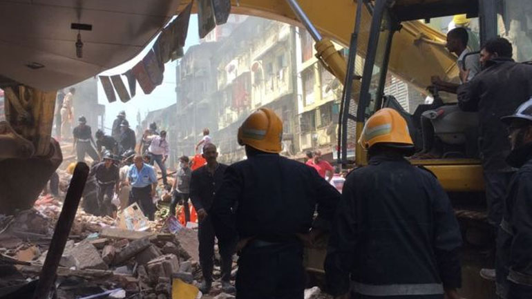 Ινδία: Κατέρρευσε κτήριο στη Βομβάη – Δύο νεκροί και 30 αγνοούμενοι