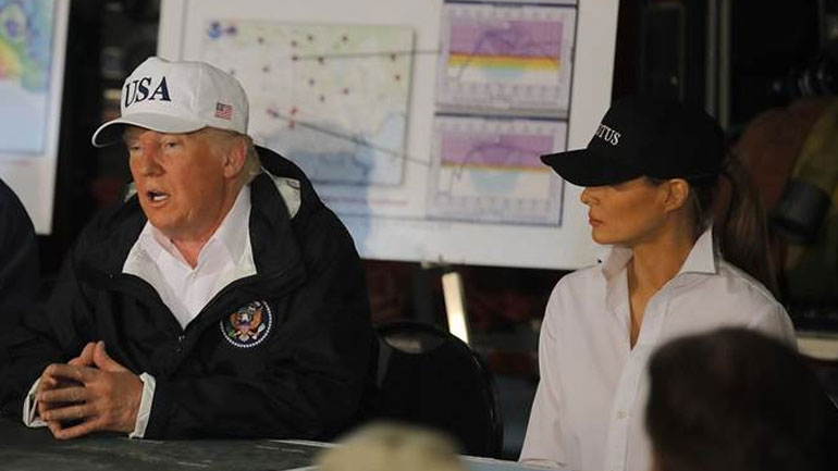 Ο Τραμπ θα δωρήσει 1 εκατ. δολάρια για την ανακούφιση των θυμάτων του τυφώνα Χάρβεϊ