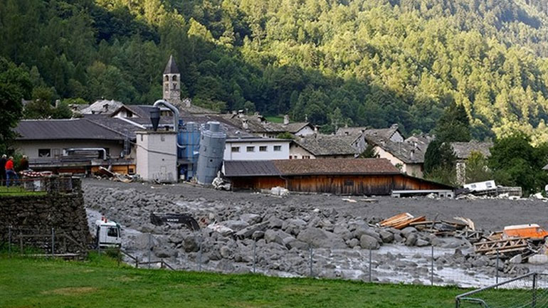 Νέα κατολίσθηση στις Ελβετικές Άλπεις – Δύο άνθρωποι διασώθηκαν από ελικόπτερο