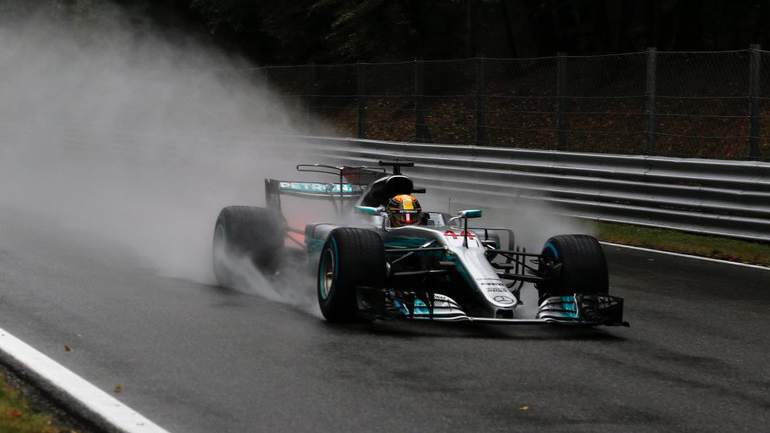 Formula 1: Χαμός με την βροχή – Pole Position και ρεκόρ για τον Hamilton