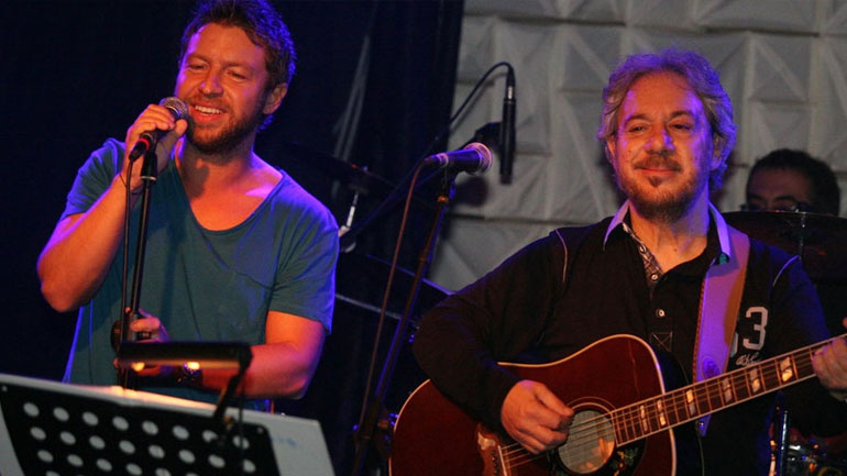 Γιάννης Βαρδής: Η αδημοσίευτη φωτό του πατέρα του μετά τις θεραπείες και το συγκινητικό μήνυμα