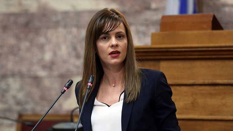 Αχτσιόγλου: Στρατηγικός στόχος της κυβέρνησης είναι η επίτευξη μιας ανάπτυξης με αξιοπρεπή εργασία