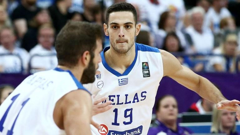 Απάντηση Παπαπέτρου στον Θ. Αντετοκούνμπο: «Να μην δείχνει παίκτες με το δάχτυλο» Απάντηση Παπαπέτρου στον Θ. Αντετοκούνμπο: «Να μην δείχνει παίκτες με το δάχτυλο»