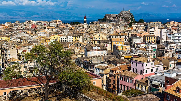 Νούμερο ένα προορισμός η Ελλάδα για τους Πολωνούς τουρίστες