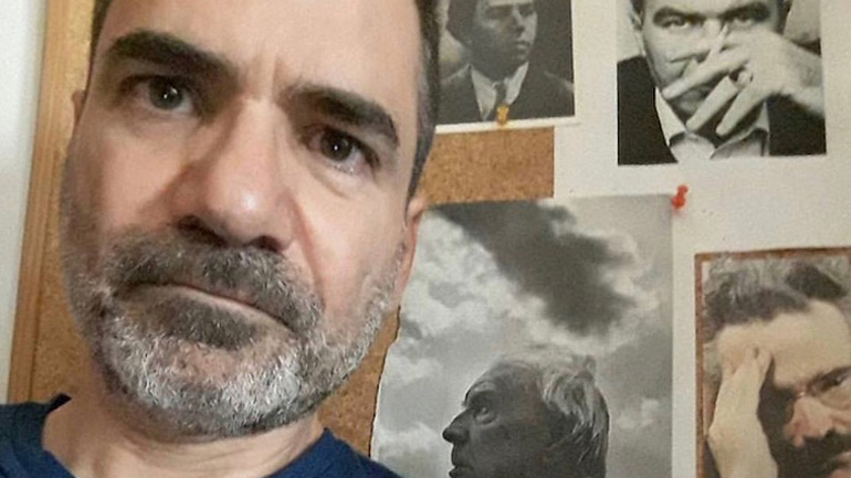 Χαράλαμπος Γιαννακόπουλος: «Ποιητής σημαίνει να μην αναγνωρίζεις την απώλεια»