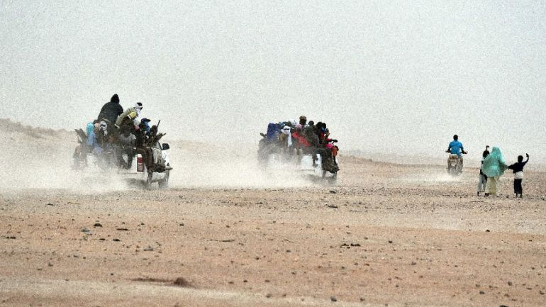 Λιβύη: Τα πτώματα 16 μεταναστών ανακαλύφθηκαν στην έρημο