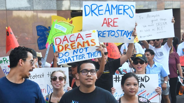 ΗΠΑ: Οι συνέπειες για τους δικαιούχους του προγράμματος DACA μετά την απόφαση του Τραμπ να το καταργήσει