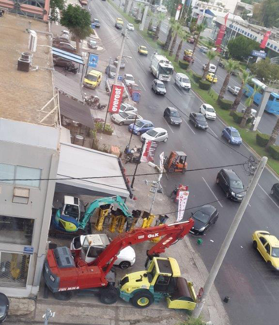 Καθημερινότητα στη λεωφόρο Αθηνών. Οι 4 λωρίδες γίνονται 3...