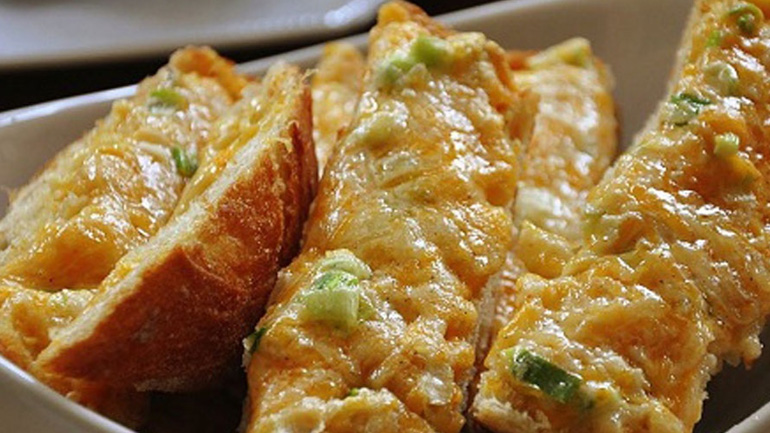 Σκορδόψωμα με τυρί