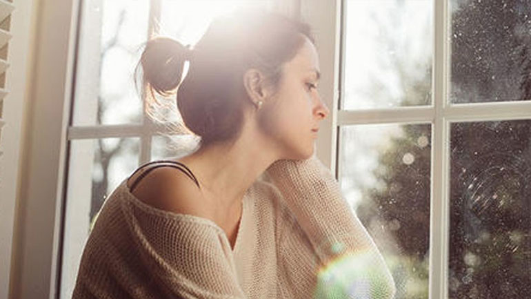 Εποχική κατάθλιψη: Έξι συμπτώματα και πώς θα την αντιμετωπίσετε
