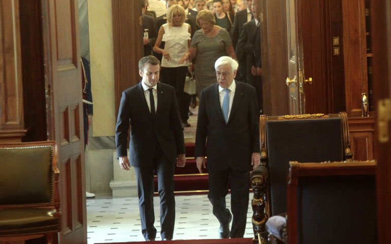 Η είσοδος του Γάλλου προέδρου στο Προεδρικό Μέγαρο