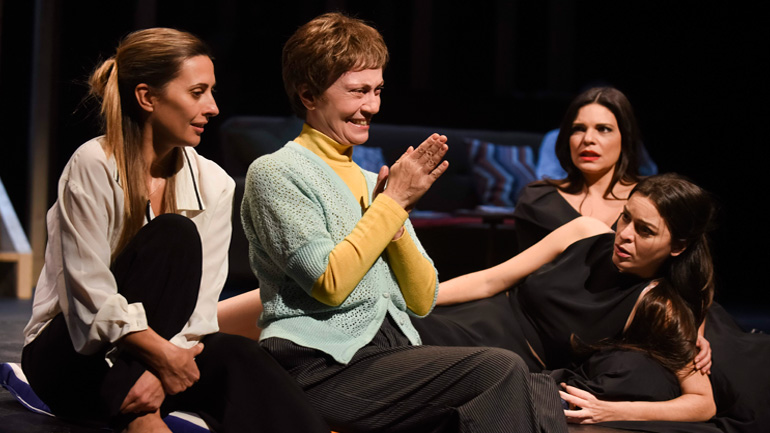 «Αύγουστος» του Tracy Letts στο Θέατρο Δημήτρης Χόρν