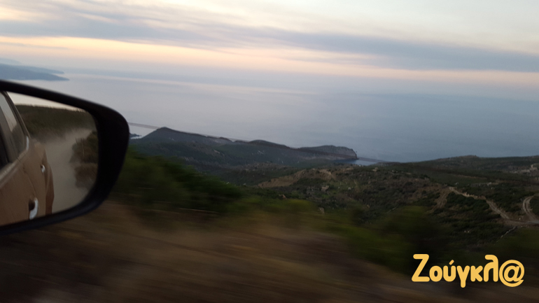 Όλα είναι δρόμος. Άσφαλτος, χώμα, οτιδήποτε. Το σίγουρο είναι πως ο οδηγός απολαμβάνει! 