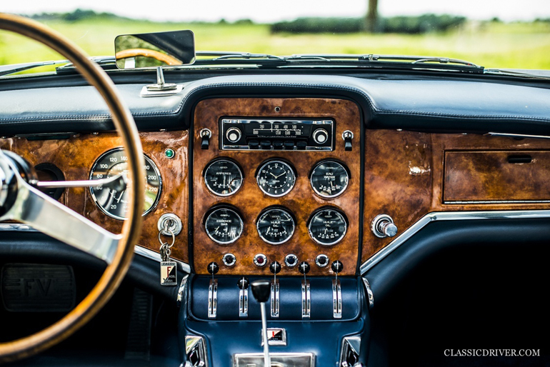 To ξύλο κορυφαίας ποιότητας ήταν ένα από τα κύρια χαρακτηριστικά στο εσωτερικό του γαλλικού μοντέλου...