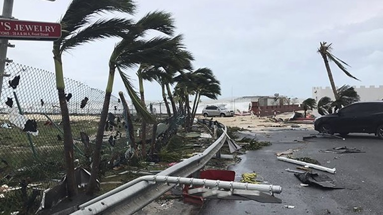 Ιδιαίτερα ανήσυχος για το πέρασμα του κυκλώνα Ίρμα δηλώνει ο κυβερνήτης στην Φλόριντα