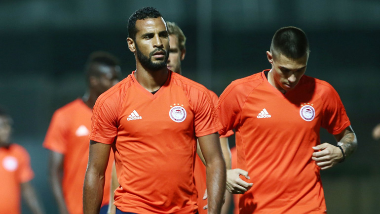 Με 21 παίκτες η αποστολή του Ολυμπιακού