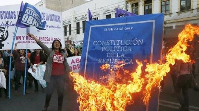 Χιλή: Χιλιάδες συμμετέχοντες στην πορεία για την απότιση φόρου τιμής στα θύματα της δικτατορίας