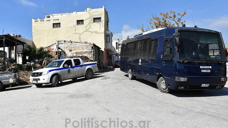 Επίθεση σε περιπολικά στη Χίο