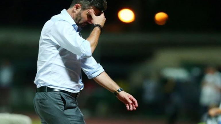 Ο Ουζουνίδης, τουλάχιστον, δεν είναι καραγκιόζης