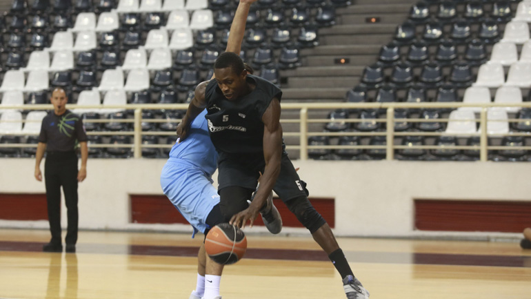 Κατέκτησε τα «Μαυροσκούφεια» ο ΠΑΟΚ