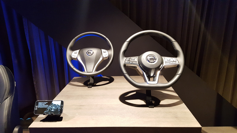 Η διαφορά στο τιμόνι. Πριν (αριστερά) και μετά...