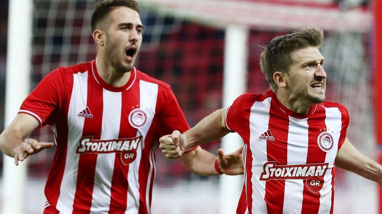 Με την ερυθρόλευκη εμφάνιση ο Ολυμπιακός απέναντι στη Σπόρτινγκ