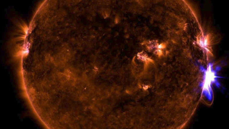 Άλλη μία ισχυρή ηλιακή έκλαμψη, η έβδομη σε μια εβδομάδα