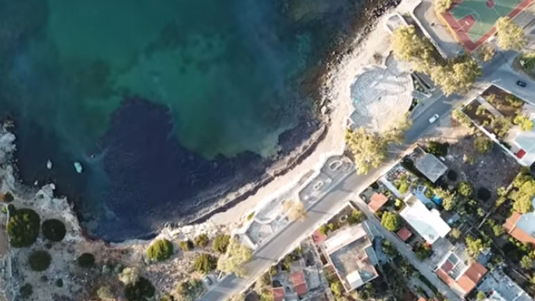 Η περιβαλλοντική καταστροφή στη θάλασσα της Σαλαμίνας από ψηλά