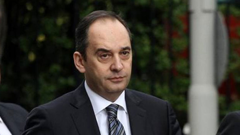 Πλακιωτάκης: Κίνδυνος οικολογικής καταστροφής στις ακτές της Σαλαμίνας