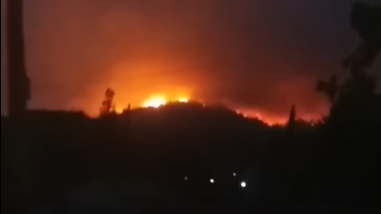 Ολονύχτια μάχη με τις φλόγες στην Αχαΐα Ολονύχτια μάχη με τις φλόγες στην Αχαΐα