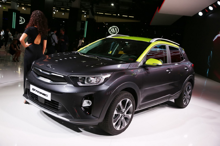 Νέο όχημα ελευθέρου χρόνου για την KIA με την ονομασία Stonic. Το συγκεκριμένο θα οδηγήσουμε την επόμενη εβδομάδα στο εξωτερικό και θα σας μεταφέρουμε τις πρώτες μας εντυπώσεις. Θα είναι διαθέσιμο με κινητήρα 1.0 λίτρου ο οποίος θα αποδίδει 120 ίππους...