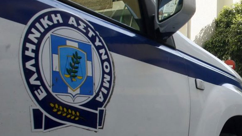 Εγκατέλειψαν δύο μωρά τεσσάρων μηνών σε διαμέρισμα στο Περιστέρι