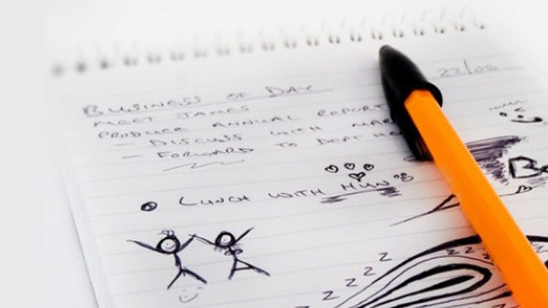 Κάνετε κι εσείς σχέδια στο χαρτί χωρίς να το σκέφτεστε; Δείτε τι δείχνουν για την ψυχική σας υγεία!